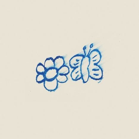 Keine erkennbaren Texte. Eine Blaue Illustration einer Blume neben einem Schmetterling.