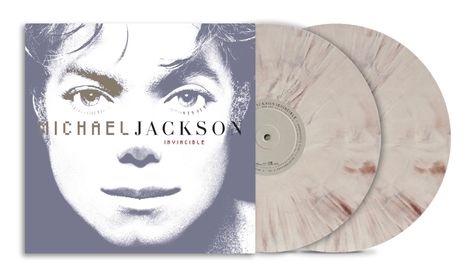 Text: "MICHAEL JACKSON INVINCIBLE". Cover mit einem Graustufen-Porträt und zwei Marmor-Vinylschallplatten.