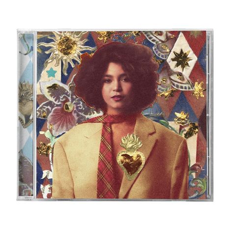 Eine Collage mit einer Person im Anzug, verziert mit goldenen Elementen und Herzmotiv. Hintergrund: bunte, abstrakte Muster.