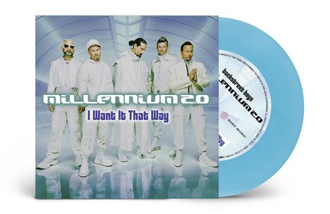 "Millennium 2.0", "I Want It That Way". Fünf Männer in weißen Outfits in futuristischer Umgebung. Hellblaue Schallplatte.
