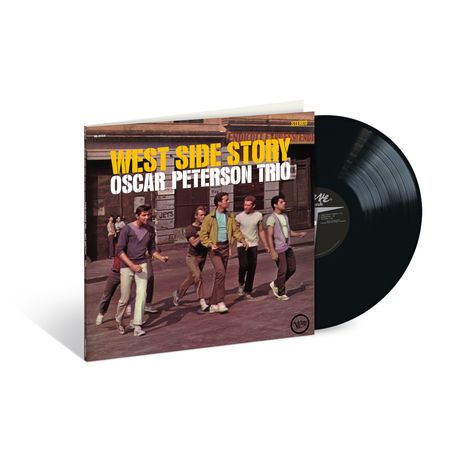 Text: "WEST SIDE STORY, OSCAR PETERSON TRIO." Cover: Eine Gruppe von Männern geht eine Straße entlang. Schallplatte sichtbar.