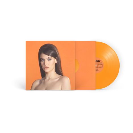 Orangefarbene Vinyl-Schallplatte und Cover zeigen eine Frau mit dunklen Haaren vor einem orangenen Hintergrund.