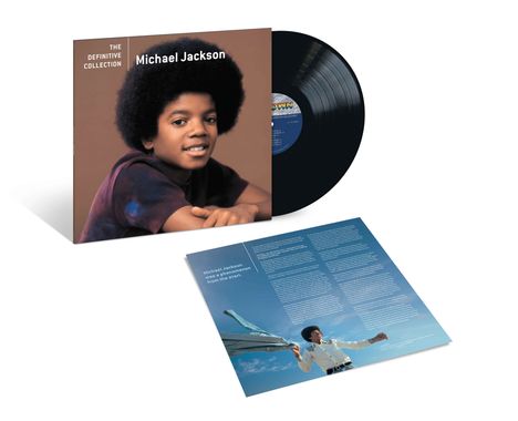 „The Definitive Collection – Michael Jackson.“ Schwarze Schallplatte mit Cover eines jungen Michael Jacksons und einem Textblatt.