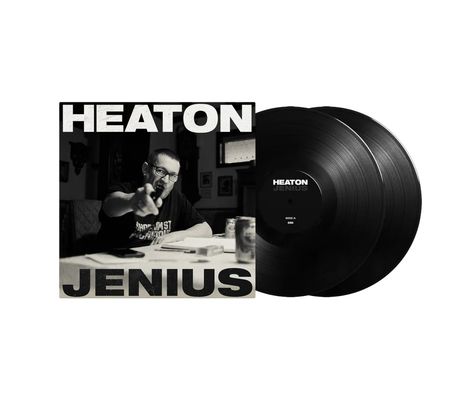 HEATON, JENIUS auf einem Album-Cover; Person zeigt auf die Kamera, daneben zwei Schallplatten.
