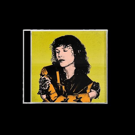 Ein CD-Cover mit einer stilisierten Illustration einer Person mit lockigen Haaren vor einem gelben Hintergrund.