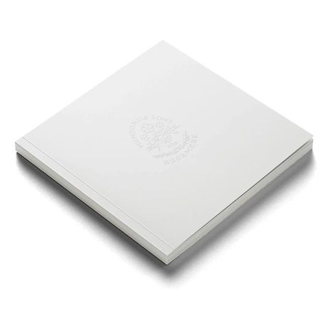 Die Wörter "Mumford & Sons" und "Rushmere" erscheinen schwach auf einem einfarbigen Hintergrund.