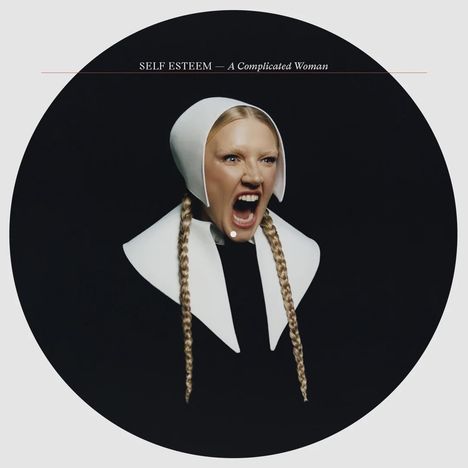 Text: "SELF ESTEEM — A Complicated Woman". Portrait einer Frau mit Zöpfen und weißer Haube, Mund weit geöffnet.