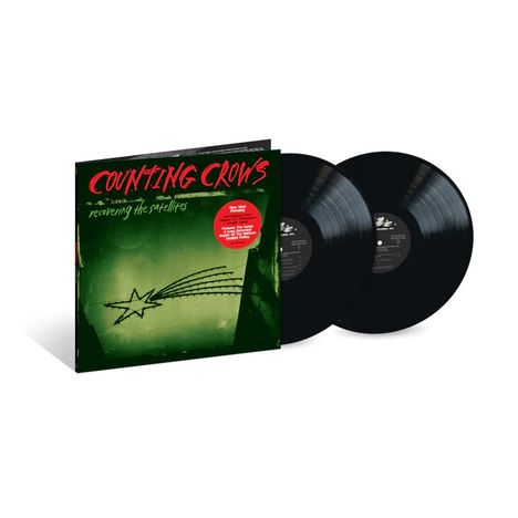 "Counting Crows" und "Recovering the Satellites". Zwei Schallplatten mit einem Cover in grün mit einem gezeichneten Stern.