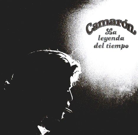 Text: "Camarón, La leyenda del tiempo". Schwarze Silhouette eines rauchenden Mannes auf hellem Hintergrund.