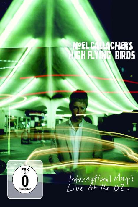 Noel Gallagher's High Flying Birds: International Magic: Live At The O2 (Deluxe Edition) (2 DVD + CD), 2 DVDs und 1 CD