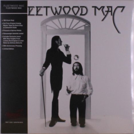 Text links: Details über Vinyl-Edition. Oben: "FLEETWOOD MAC". Schwarz-weiße Szene mit einem stehenden Mann mit Stock und einem knienden Mann.