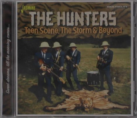 "THE HUNTERS, Teen Scene, The Storm & Beyond" steht über einem Foto von vier Männern in Anzügen mit Hüten auf einem Löwenfell.