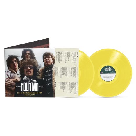 "Coloured Vinyl" steht oben links. Darunter: "Mountain Live at The Fillmore East in NYC June 28, 1971". Vier Männer in Fellkleidung.