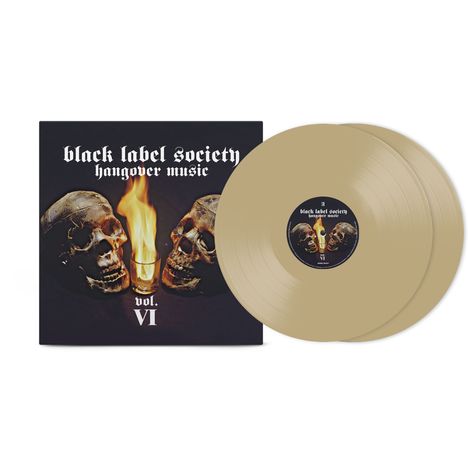 "black label society hangover music vol. VI" in gotischer Schrift. Zwei Totenköpfe neben einer brennenden Kerze. Zwei Vinylplatten.