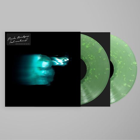 Text: "Phoebe Bridgers lost weekend". Illustration einer verschwommenen blau-grünen Figur auf schwarzem Hintergrund. Grünes Vinyl.