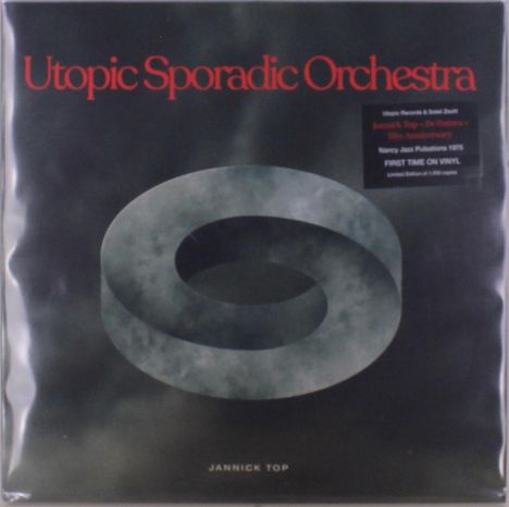 „Utopic Sporadic Orchestra“ in roter Schrift, darunter ein abstraktes, graues Möbiusband auf dunklem Hintergrund.