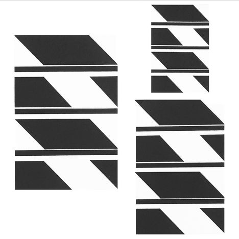 Schwarze und weiße geometrische Formen, die an abstrahierte Zebramuster erinnern.