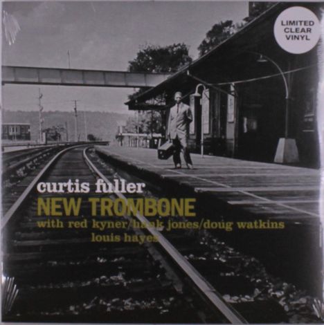 "curtis fuller, NEW TROMBONE, with red kyner/hank jones/doug watkins louis hayes." Schwarzweiß-Plattencover, Mann am Bahnhof.