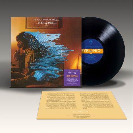 Cover und Vinyl von "The Alan Parsons Project - Pyramid". Blaues, gestörtes Muster über mannähnlicher Figur mit Pyramide.