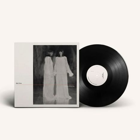 Text: "Beth Orton" und "#WEATHERALIVE". Ein Albumcover mit zwei schemenhaften Figuren in weißen Gewändern. Vinyl sichtbar.