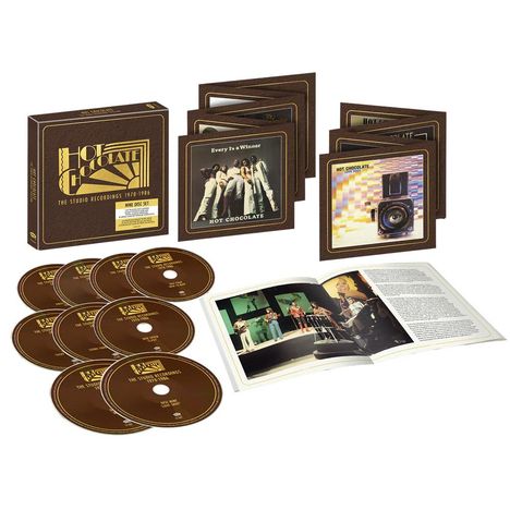 "Every 1's a Winner", "HOT CHOCOLATE" auf Alben-Covers. Neun CDs und ein aufgeschlagenes Booklet sind sichtbar.