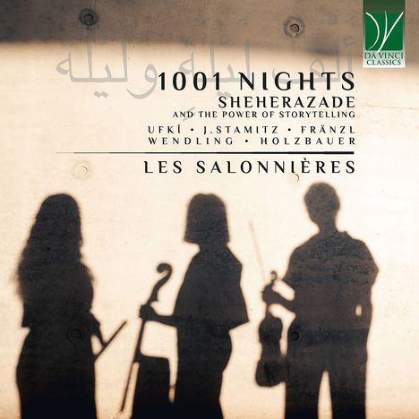 "1001 Nights: Sheherazade and the Power of Storytelling. Les Salonnières. Schatten dreier Musiker mit Instrumenten."