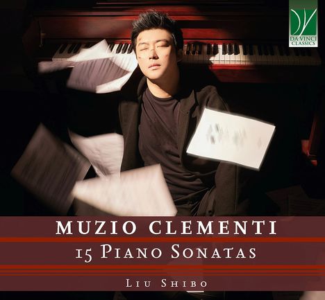 Texte: "Muzio Clementi", "15 Piano Sonatas", "Liu Shibo". Mann am Klavier, umgeben von herabfallenden Notenblättern.