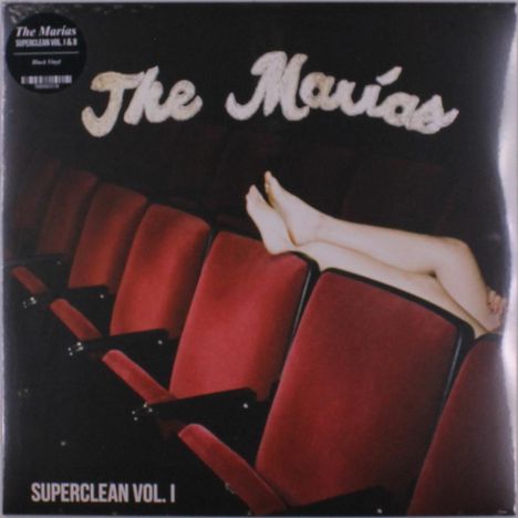 Text oben: "The Marías". Unten: "SUPERCLEAN VOL. I". Rote Theatersitze, Beine einer Person darüber ausgestreckt.