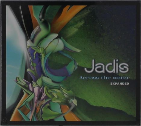 Der Text sagt: "Jadis Across the water EXPANDED". Es ist eine abstrakte Illustration mit grünen und violetten Formen.