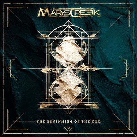 Text "MARYSCREEK" oben, "THE BEGINNING OF THE END" unten. Grafik mit Sanduhr und geometrischen Mustern auf dunkelgrünem Hintergrund.