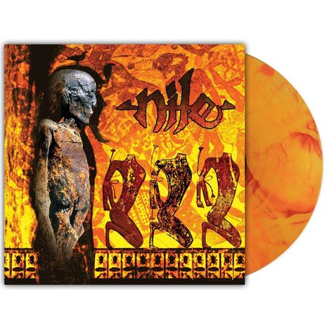 „Nile“ in dunkler, dekorativer Schrift. Alte Skulptur links, orange-gelbes Muster, Plattenhülle mit hypnotischen Motiven.