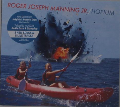 "ROGER JOSEPH MANNING JR. HOPIUM" oben. Zwei Personen paddeln im roten Kajak, im Hintergrund eine Explosion im Meer.