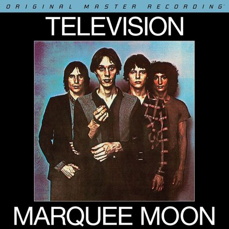 "TELEVISION" oben, "MARQUEE MOON" unten. Vier Personen stehen nebeneinander und schauen ernst.