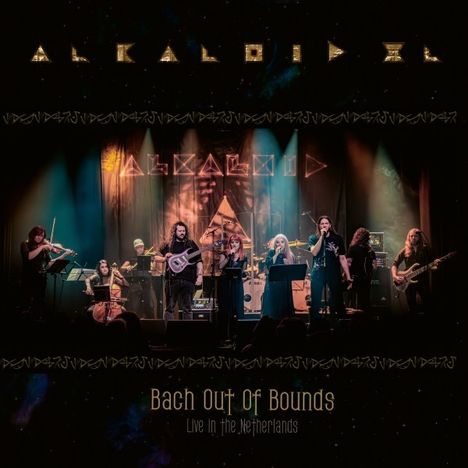 "Bach Out Of Bounds. Live in the Netherlands." Eine Band performt auf einer Bühne, beleuchtet von bunten Scheinwerfern.