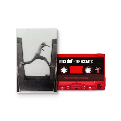 "mos def THE ECSTATIC side A" auf rotem Kassettengehäuse. Daneben ein unscharfes schwarz-weiß Foto eines springenden Mannes.