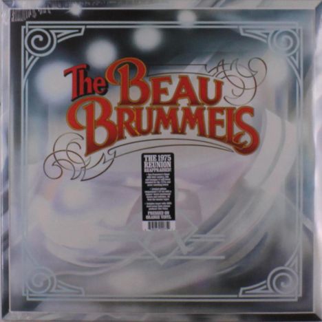"The Beau Brummels" in roter, verschnörkelter Schrift. Hintergrund zeigt unscharfe Lichter und dekorative Ecken.
