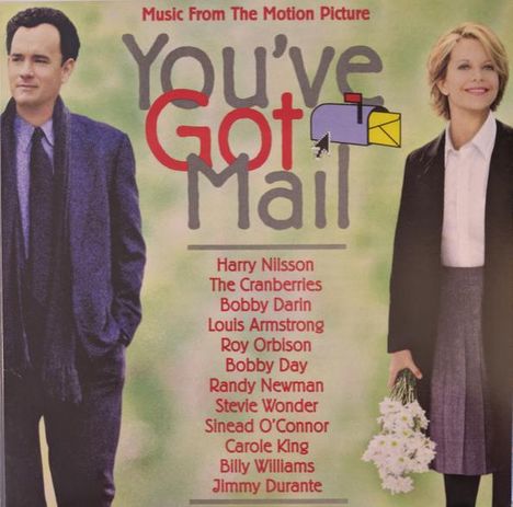 Musik zum Film "You've Got Mail". Künstler: Harry Nilsson, The Cranberries, Bobby Darin. Ein Mann und eine Frau stehen nebeneinander.