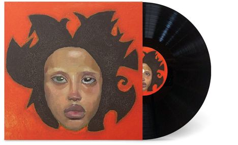 Ein Gemälde zeigt ein Gesicht mit ausdrucksvollen Augen und dunklem, wildem Haar auf orangefarbenem Hintergrund. Daneben eine bunte Schallplatte.