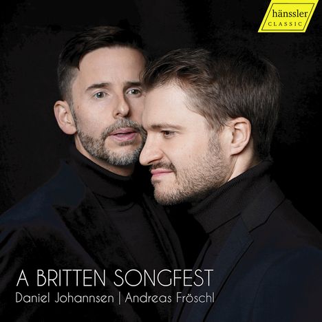 "A BRITTEN SONGFEST Daniel Johannsen | Andreas Fröschl. Zwei Männer in dunkler Kleidung vor schwarzem Hintergrund."