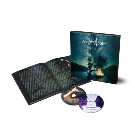 „sleeping pulse“ und „Under the Same Sky“ stehen auf einem CD-Cover und Booklet. Atmosphäre von Natur und Feuer.