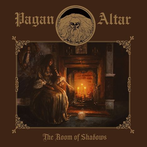 „Pagan Altar“, „The Room of Shadows“ – Illustration einer Frau am Kamin, gedämpftes Licht, viktorianischer Stil.