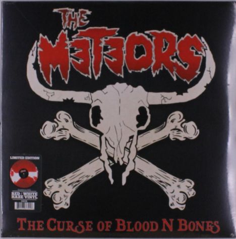 "The Meteors" in rot, darunter "The Curse of Blood N Bones". Schädel mit Hörnern und gekreuzten Knochen im Hintergrund.