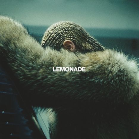 Der Text "LEMONADE" ist zentral. Eine Person mit geflochtenem Haar trägt einen luxuriösen Pelzmantel.