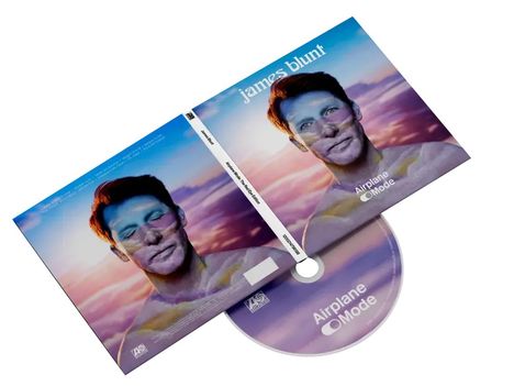 Das Cover zeigt den Text „James Blunt“, „Airplane Mode“. Das Bild zeigt einen Mann vor einem Himmel bei Sonnenuntergang.