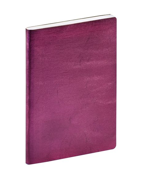 Lila Notizbuch mit glatter Abdeckung, leicht glänzend.