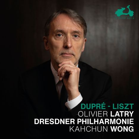 "DUPRÉ - LISZT, OLIVIER LATRY, DRESDNER PHILHARMONIE, KAHCHUN WONG." Ein Mann schaut nachdenklich mit der Hand am Kinn.