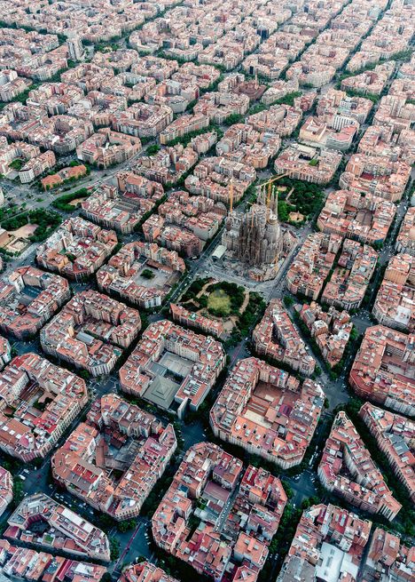 Ravensburger Puzzle 12000466 - Barcelona von oben - 1000 Teile Puzzle für Erwachsene und Kinder ab 14 Jahren, Puzzle mit Stadt-Motiv, Diverse