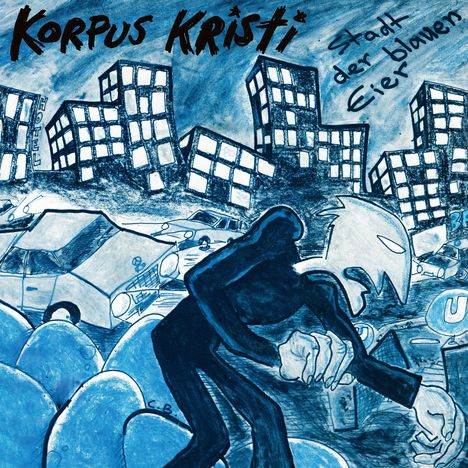 "Korpus Kristi" und "Stadt der blauen Eier". Illustration einer Stadt mit schiefen Gebäuden, Autos und einer maskierten Figur.