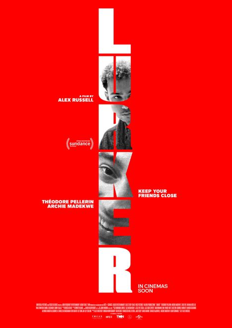 Text: "A FILM BY ALEX RUSSELL", "LURKER", "KEEP YOUR FRIENDS CLOSE", "THÉODORE PELLERIN", "ARCHIE MADEKWE", "IN CINEMAS SOON". Gesichtsausschnitte.