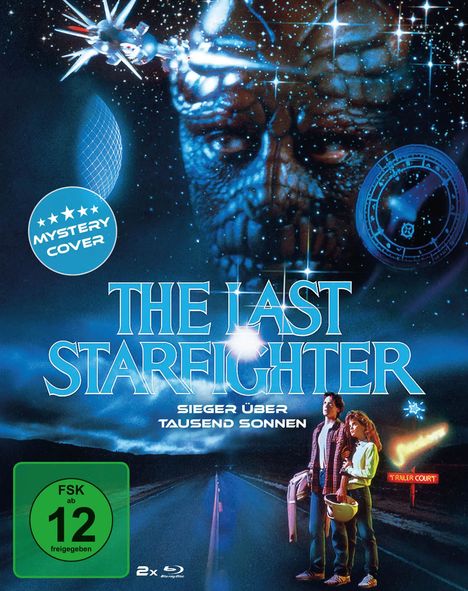 „THE LAST STARFIGHTER“ ist prominent, mit Untertitel „Sieger über tausend Sonnen“. Sci-Fi-Design mit Raumschiff und Alienkopf.